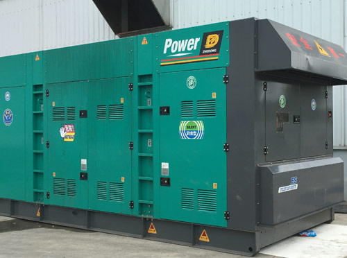 兴隆华侨农场升级发电机组的过程中需要注意哪些安全事项？