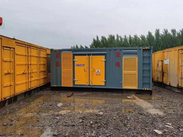 兴隆华侨农场柴油发电机如何判断干式空气滤清器是否需要更换？