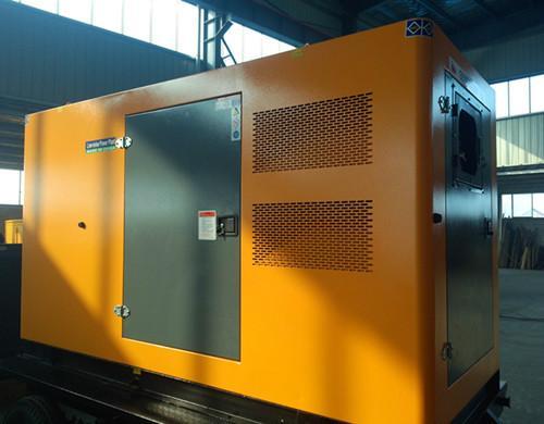 兴隆华侨农场汽油发电机组电瓶电解液的密度应该保持在什么范围？